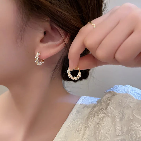 2024 Korean New Simple Temperament Circle Pearl Earrings