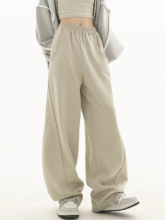 wide lig pants are popular on the street